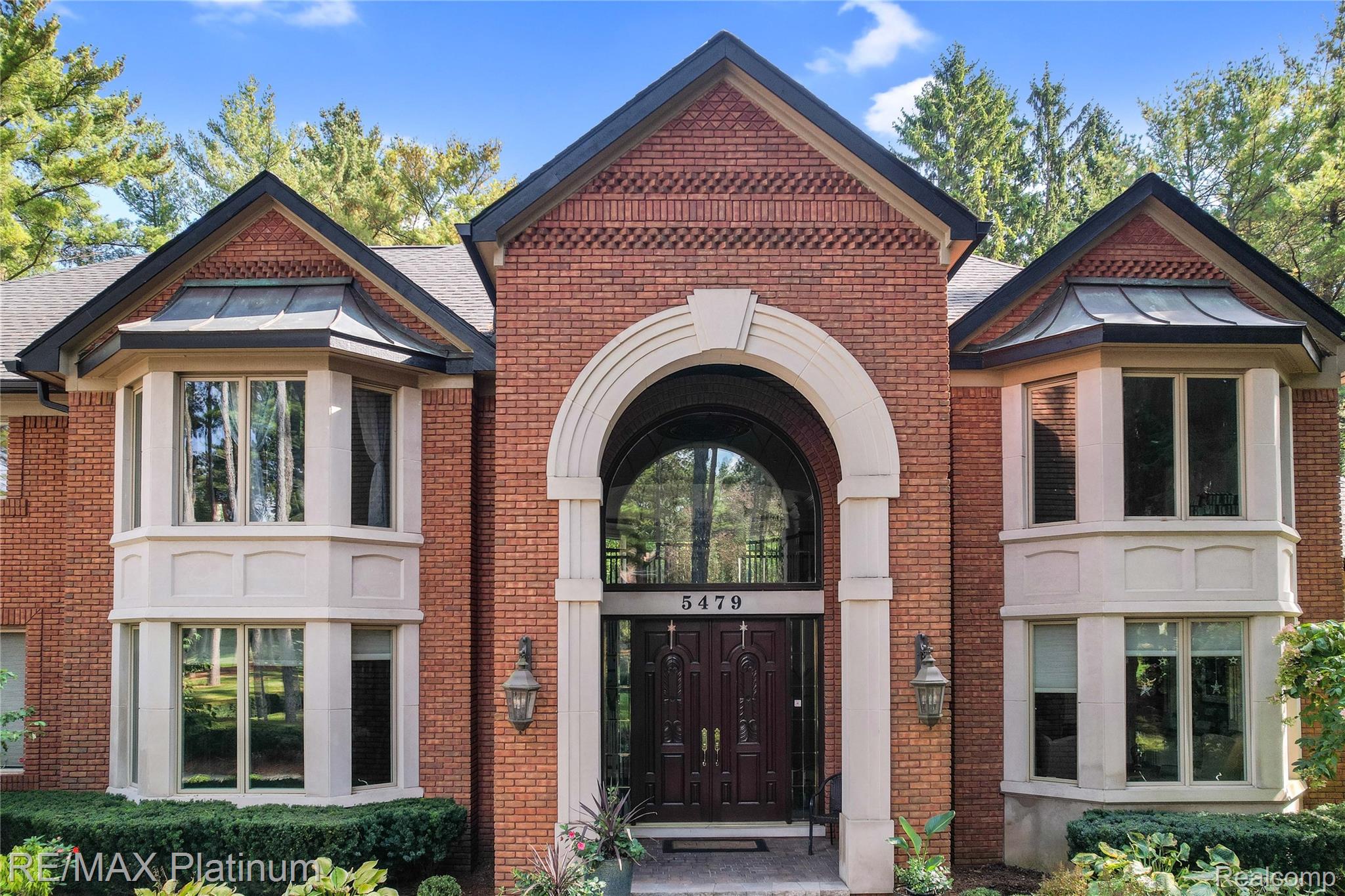 5479 River Ridge Drive