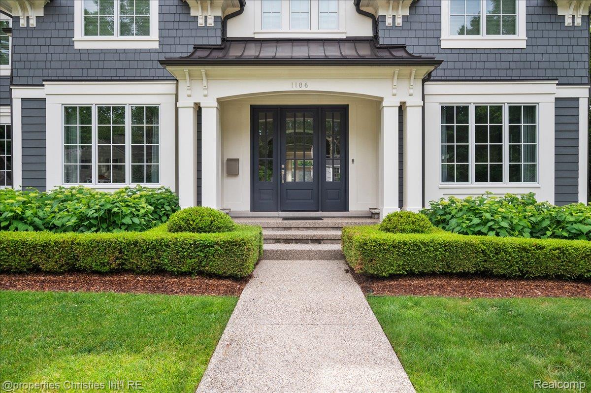 1186 Westwood Drive