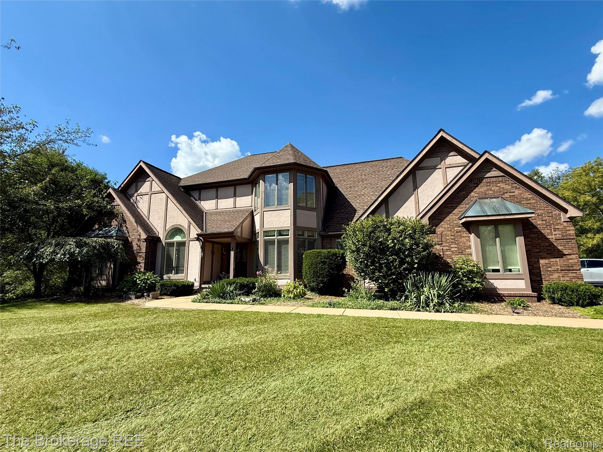 12088 Pinebrook Lane