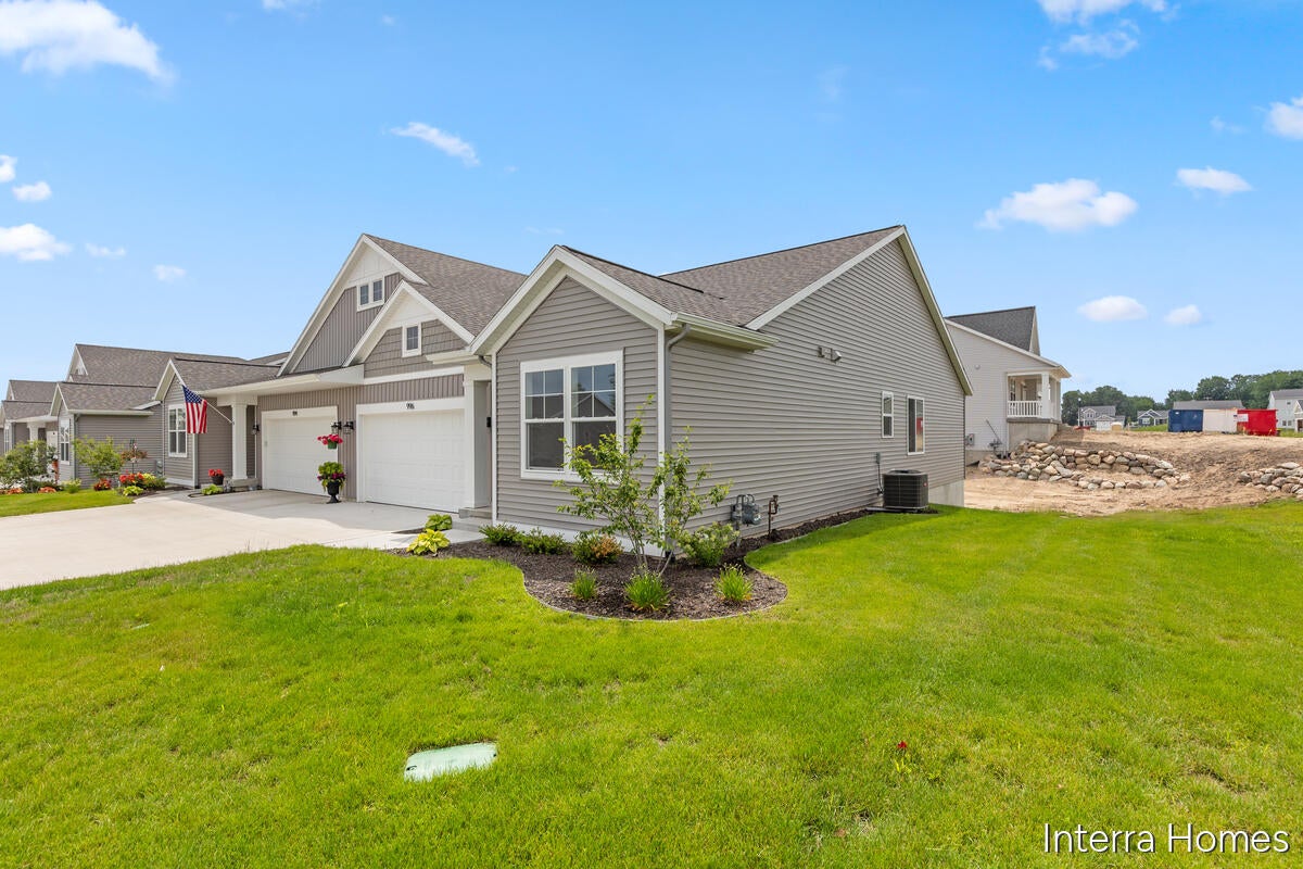 996 Scioto Drive NW 1
