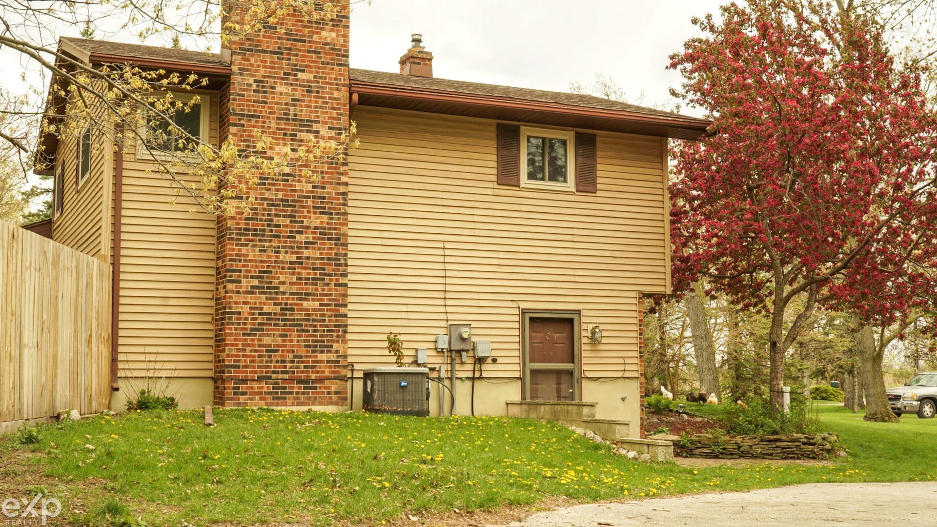 695 Knodt Road