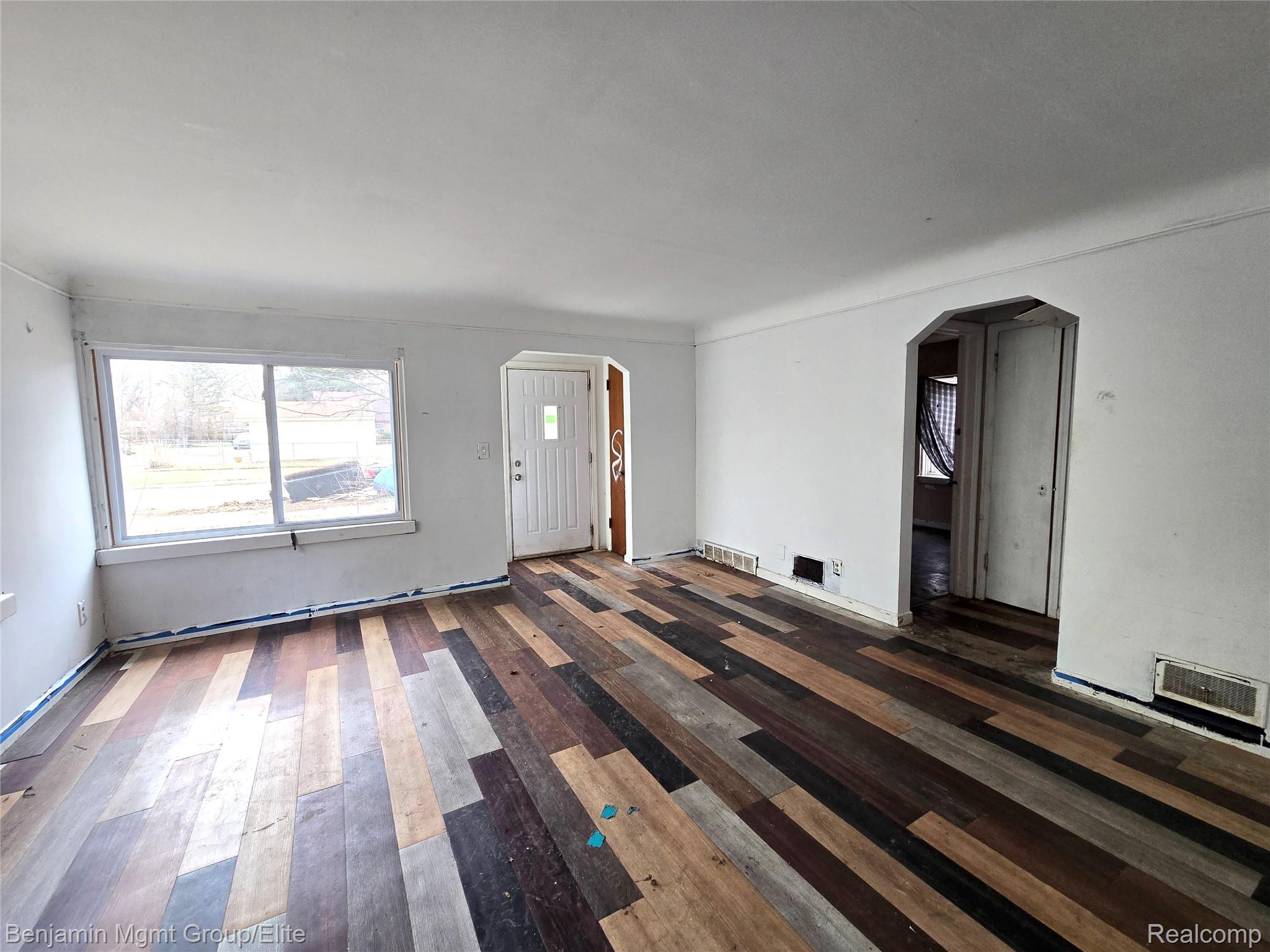 18671 Five Points Street