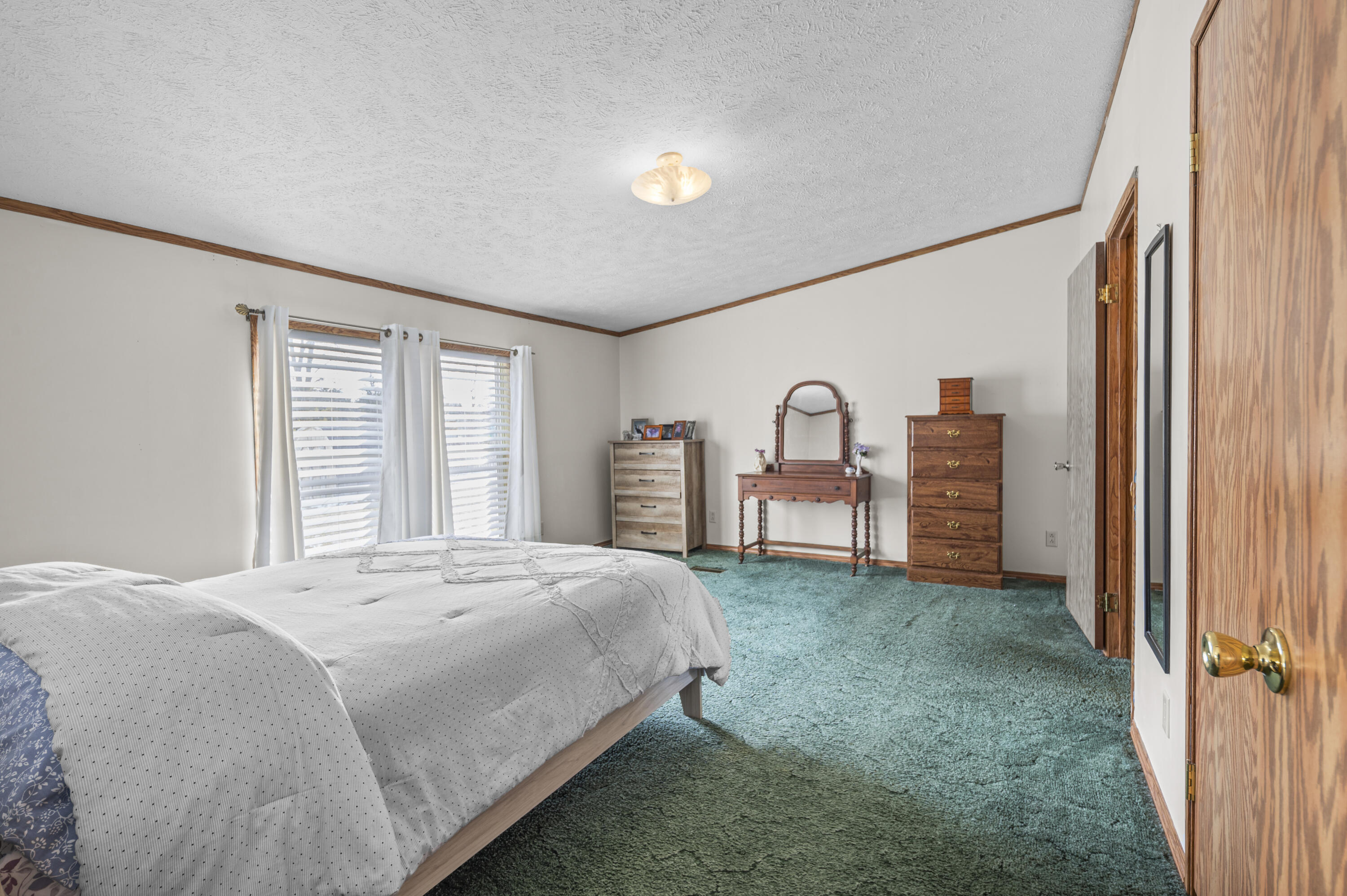 4458 Jardin Drive NW