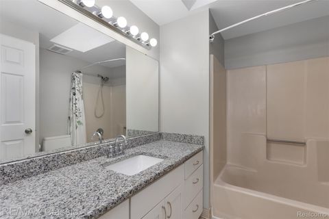 Tiny photo for 1279 S Cass Lake Road, Waterford Charter Township, MI 48328 (MLS # 20251060770)