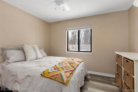 Tiny photo for 1279 S Cass Lake Road, Waterford Charter Township, MI 48328 (MLS # 20251060770)