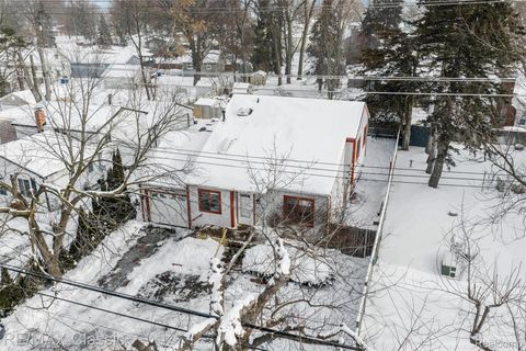 Tiny photo for 1279 S Cass Lake Road, Waterford Charter Township, MI 48328 (MLS # 20251060770)