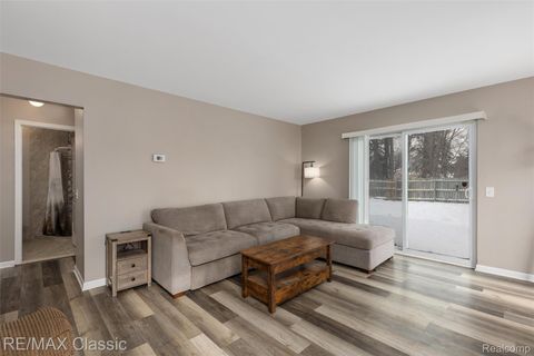 Tiny photo for 1279 S Cass Lake Road, Waterford Charter Township, MI 48328 (MLS # 20251060770)