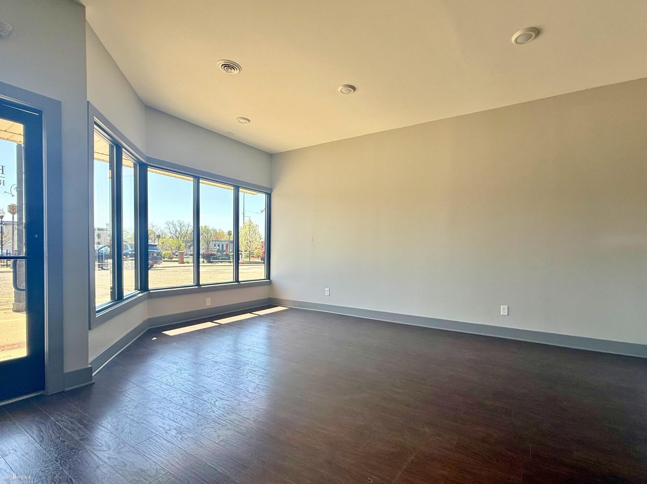 216 W Exchange Street