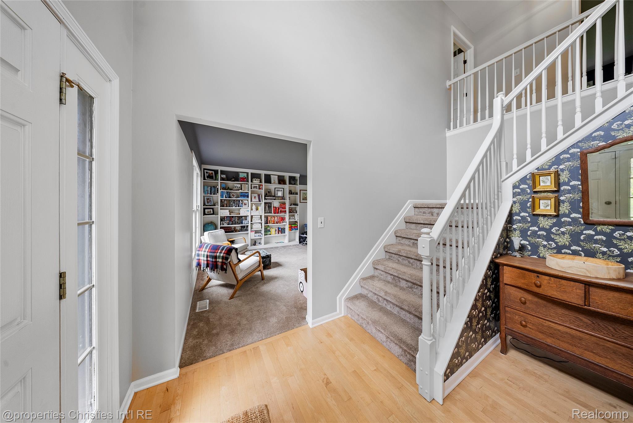 9840 Oak Valley Drive