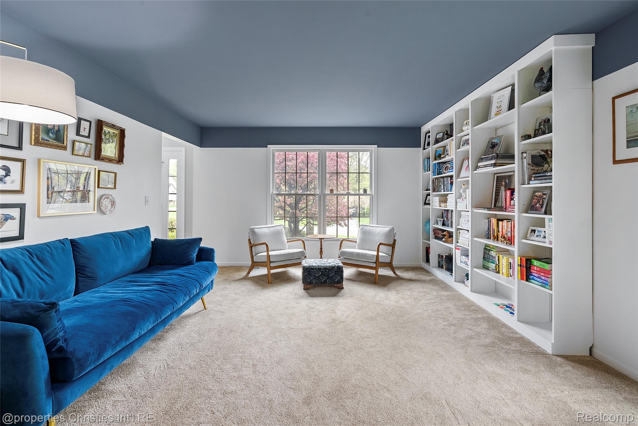 9840 Oak Valley Drive