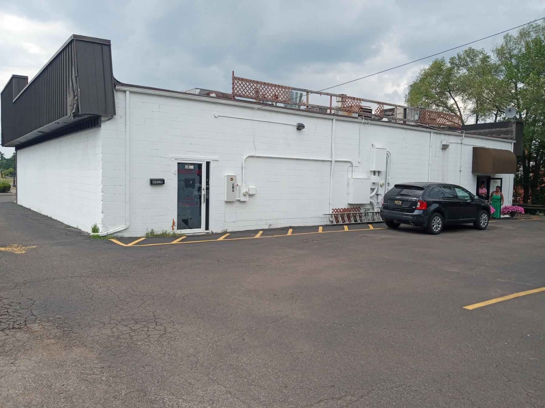 602 N Pontiac Trail B