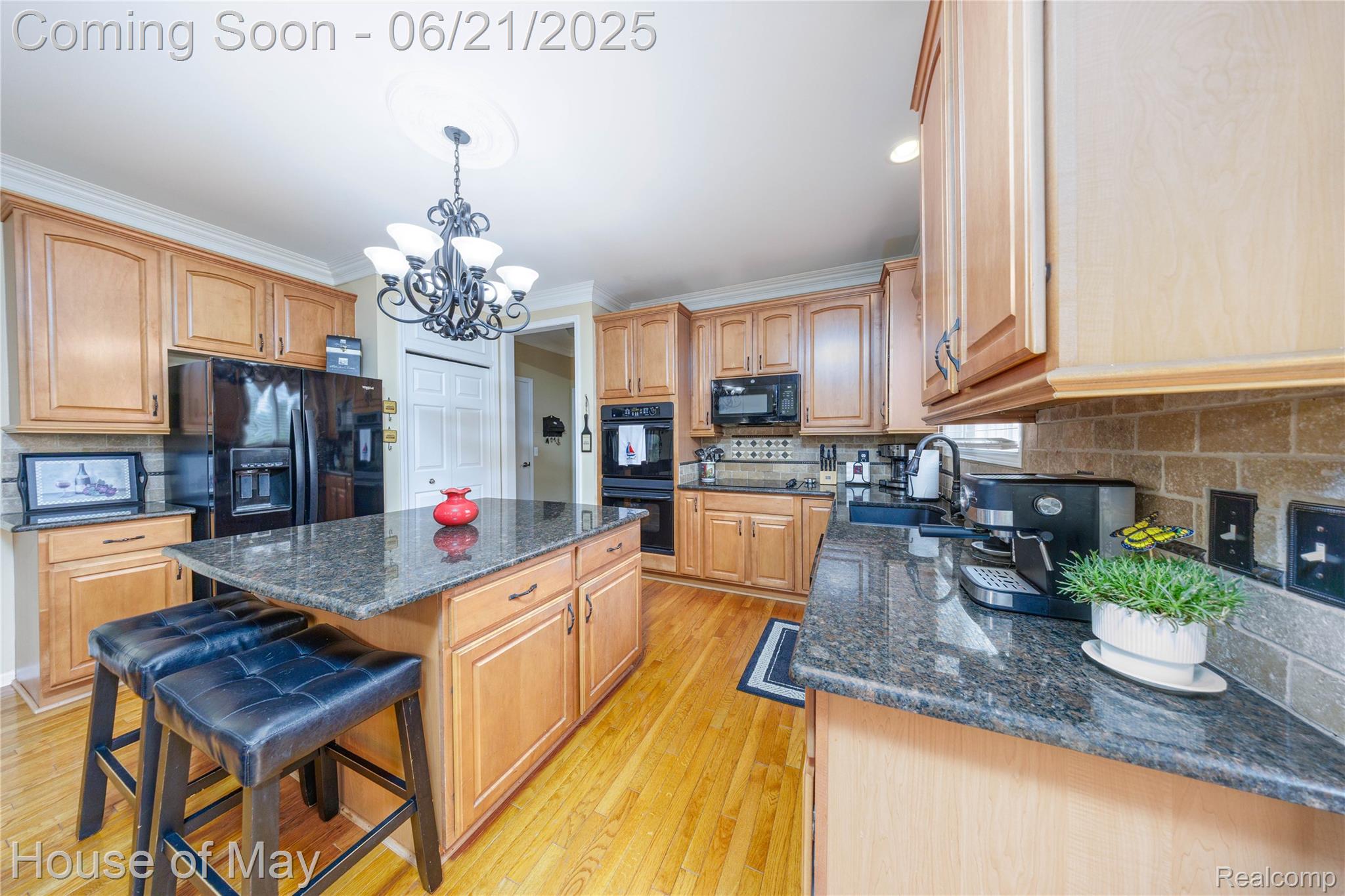 1768 Carriage Hill