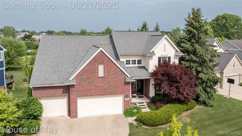 1768 Carriage Hill Commerce Charter Township MI 48382