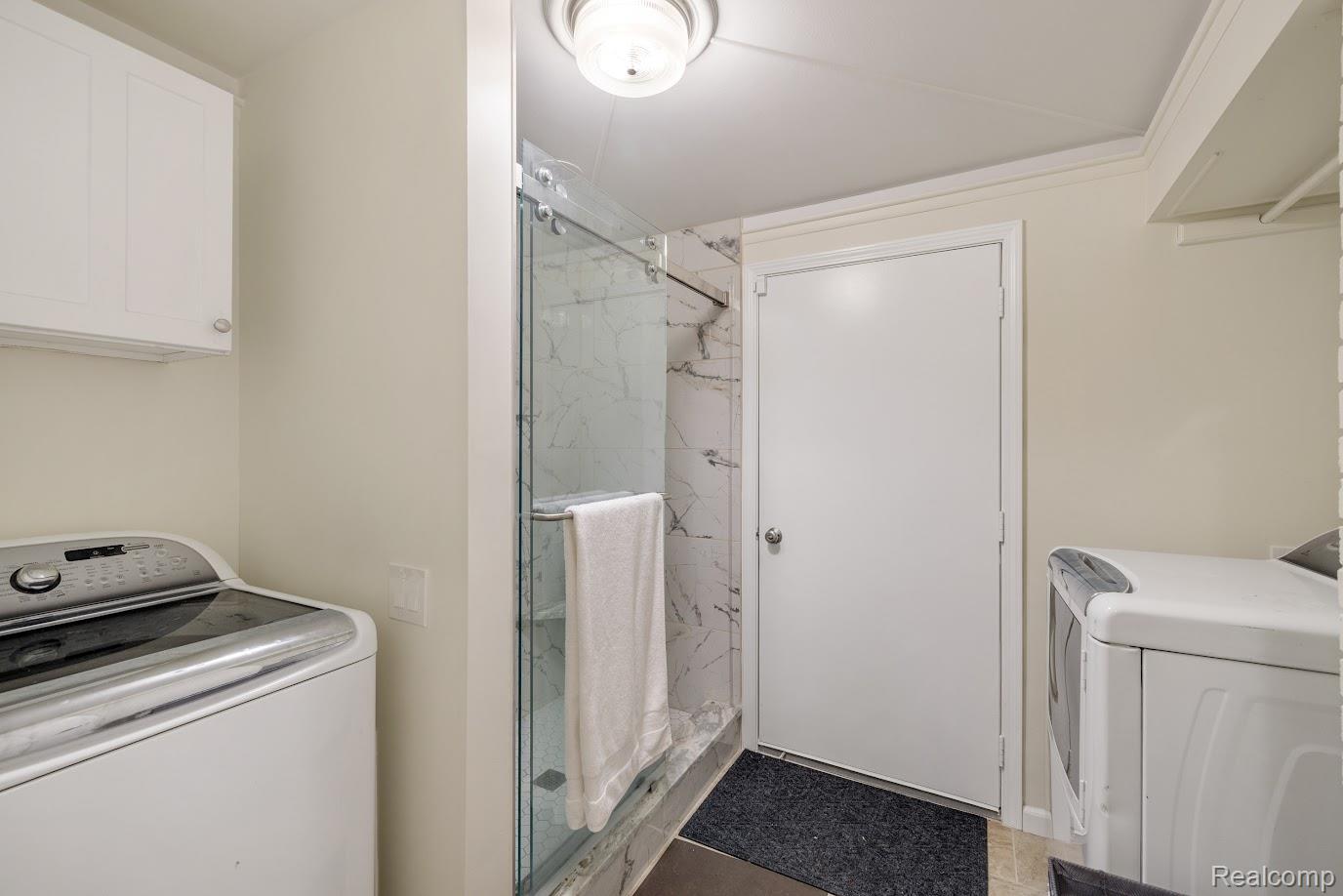 Rochester Hills City, Michigan 48309, United States, 4 Bedrooms Bedrooms, ,3 BathroomsBathrooms,Residential,Active,158272