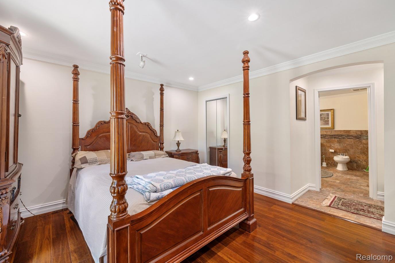 Rochester Hills City, Michigan 48309, United States, 4 Bedrooms Bedrooms, ,3 BathroomsBathrooms,Residential,Active,158272