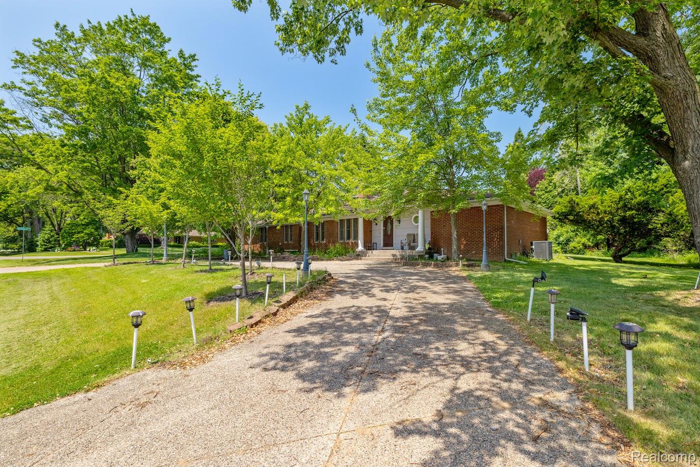 Rochester Hills City, Michigan 48309, United States, 4 Bedrooms Bedrooms, ,3 BathroomsBathrooms,Residential,Active,158272 Rochester Hills City, Michigan 48309, United States, 4 Bedrooms Bedrooms, ,3 BathroomsBathrooms,Residential,Active,158272