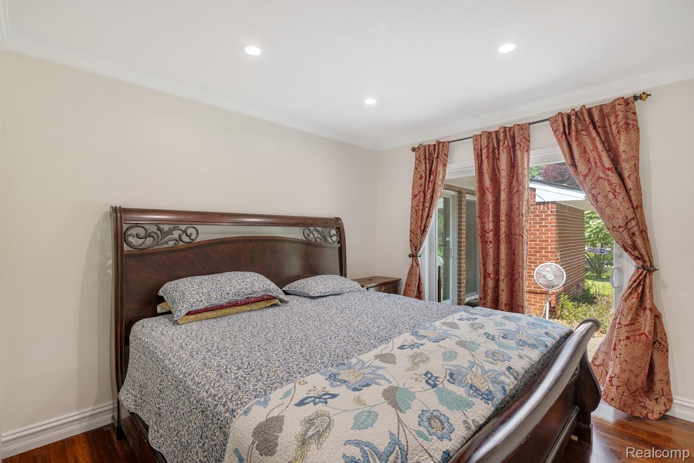 Rochester Hills City, Michigan 48309, United States, 4 Bedrooms Bedrooms, ,3 BathroomsBathrooms,Residential,Active,158272