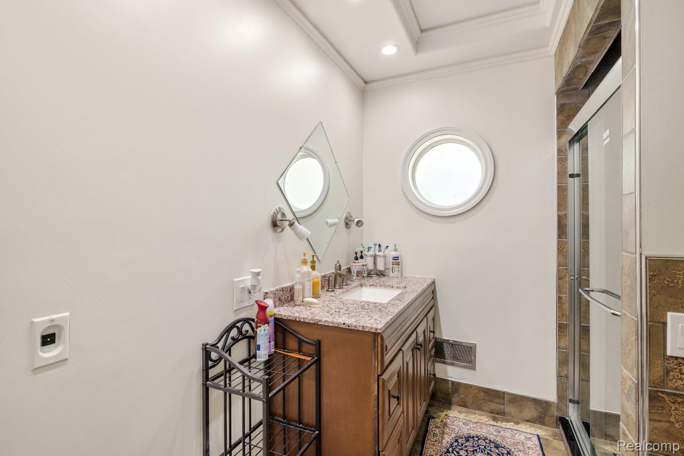 Rochester Hills City, Michigan 48309, United States, 4 Bedrooms Bedrooms, ,3 BathroomsBathrooms,Residential,Active,158272