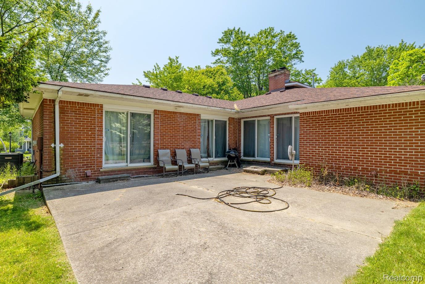 Rochester Hills City, Michigan 48309, United States, 4 Bedrooms Bedrooms, ,3 BathroomsBathrooms,Residential,Active,158272