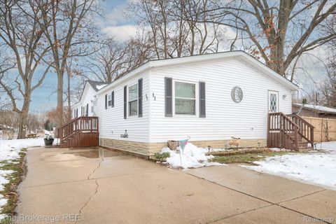 11 Crane Lake Drive Fenton Charter Township MI 48451
