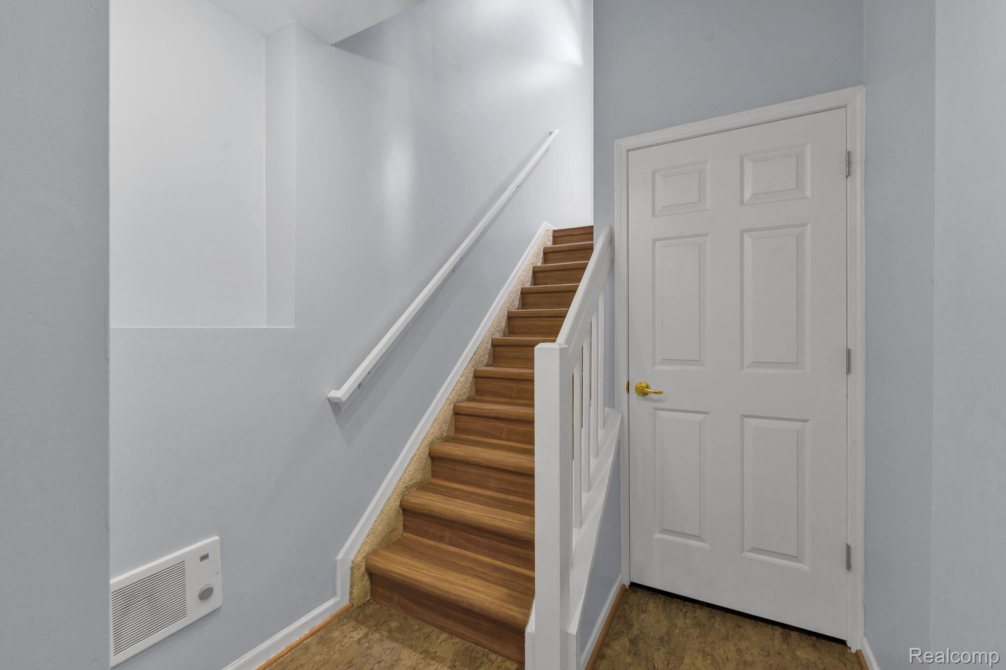 1854 Lindsay Lane