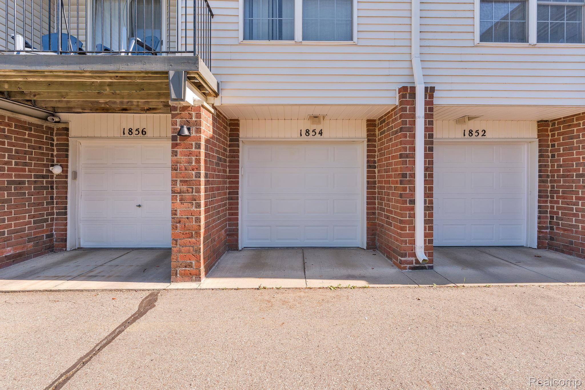 1854 Lindsay Lane