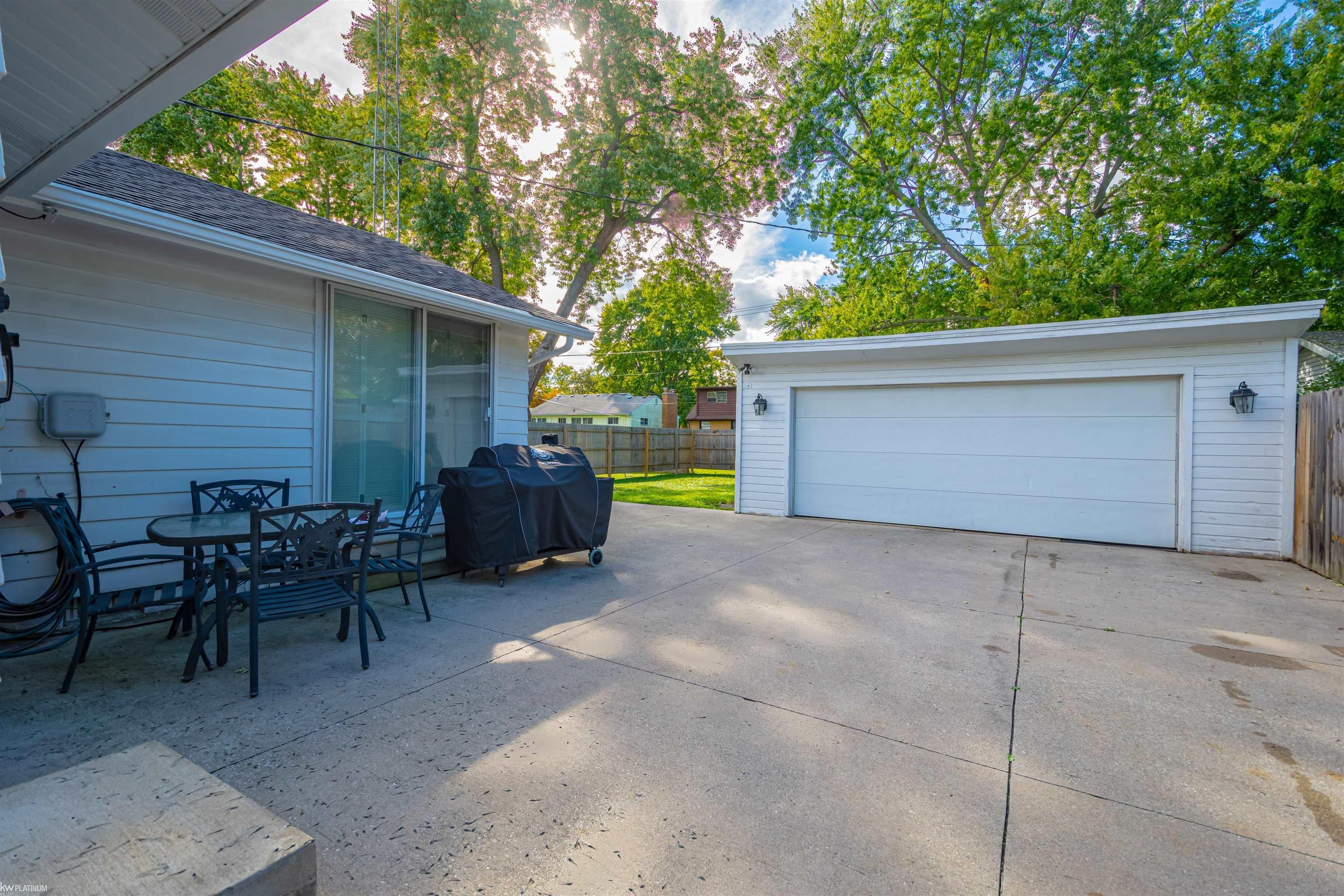 1009 16th Street