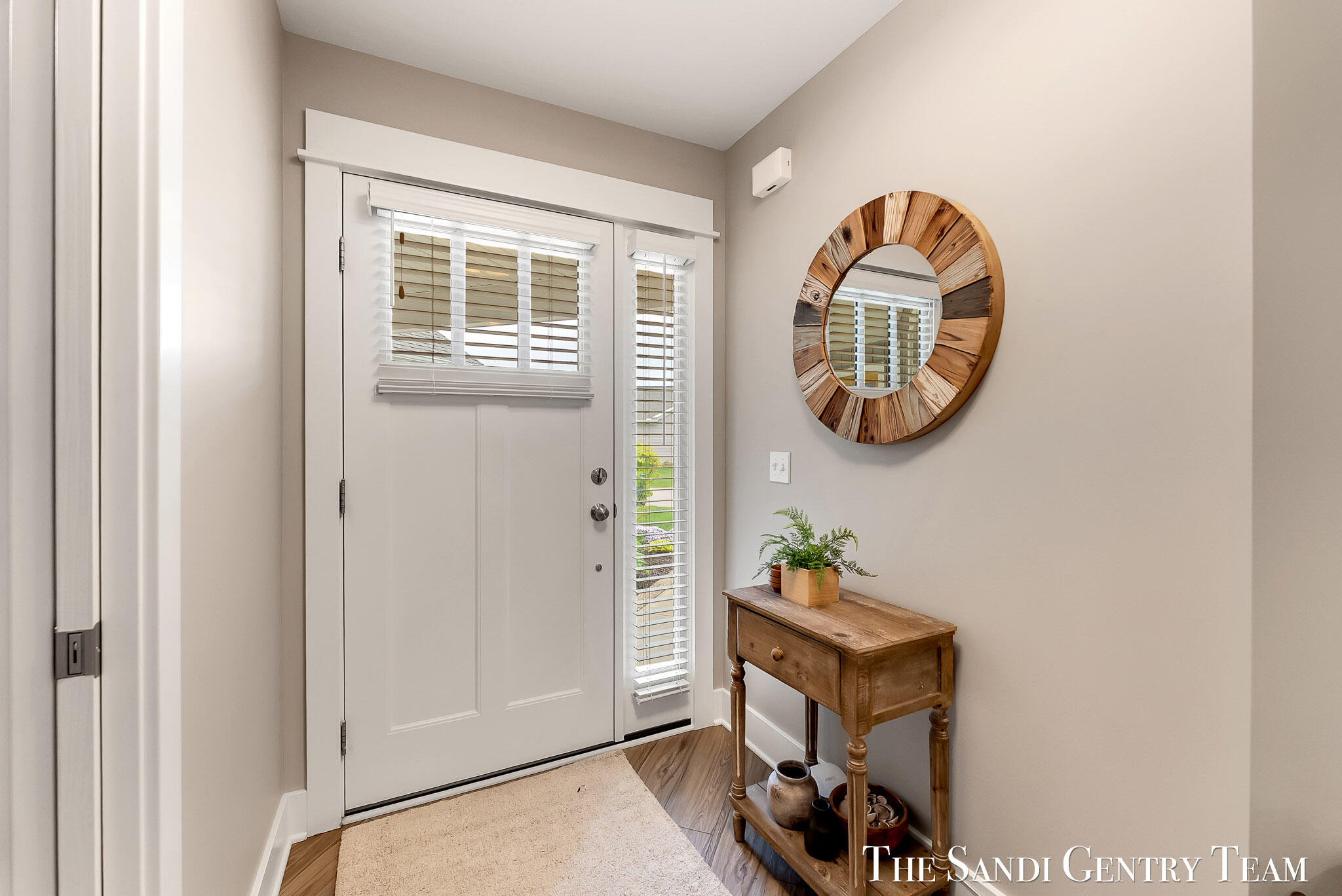 562 Riverbank Circle 15