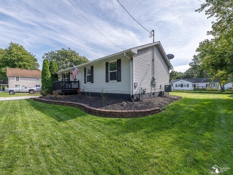 Tiny photo for 4611 N 3rd Street, Luna Pier City, MI 48157 (MLS # 57050220223)