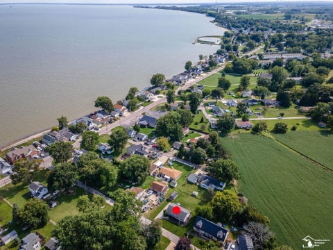 Tiny photo for 4611 N 3rd Street, Luna Pier City, MI 48157 (MLS # 57050220223)