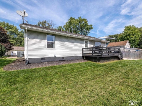 Tiny photo for 4611 N 3rd Street, Luna Pier City, MI 48157 (MLS # 57050220223)