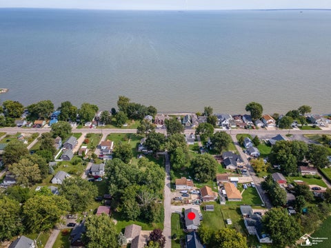 Tiny photo for 4611 N 3rd Street, Luna Pier City, MI 48157 (MLS # 57050220223)