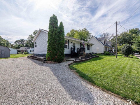 Tiny photo for 4611 N 3rd Street, Luna Pier City, MI 48157 (MLS # 57050220223)