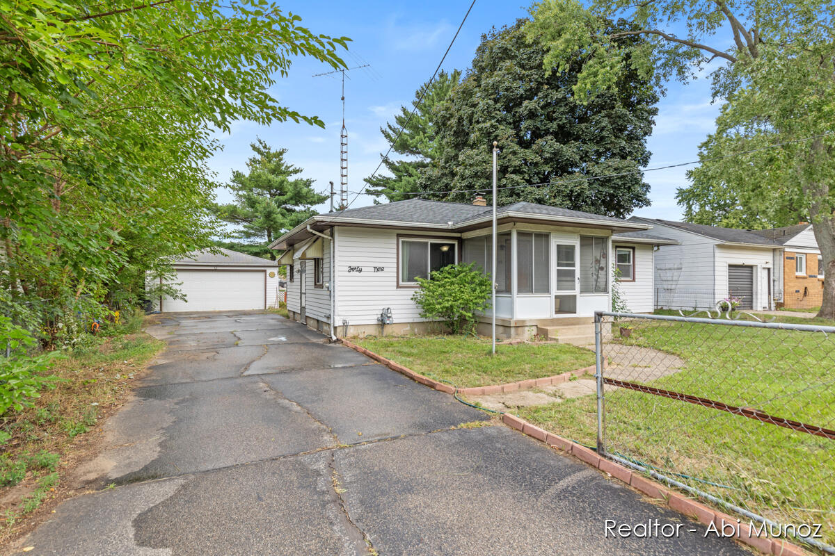 49 47TH Street SE