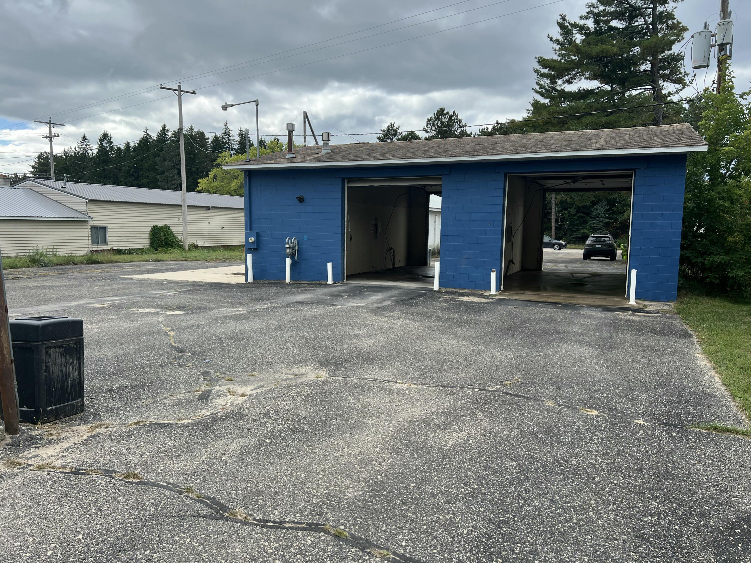 991 S Lakeshore Drive