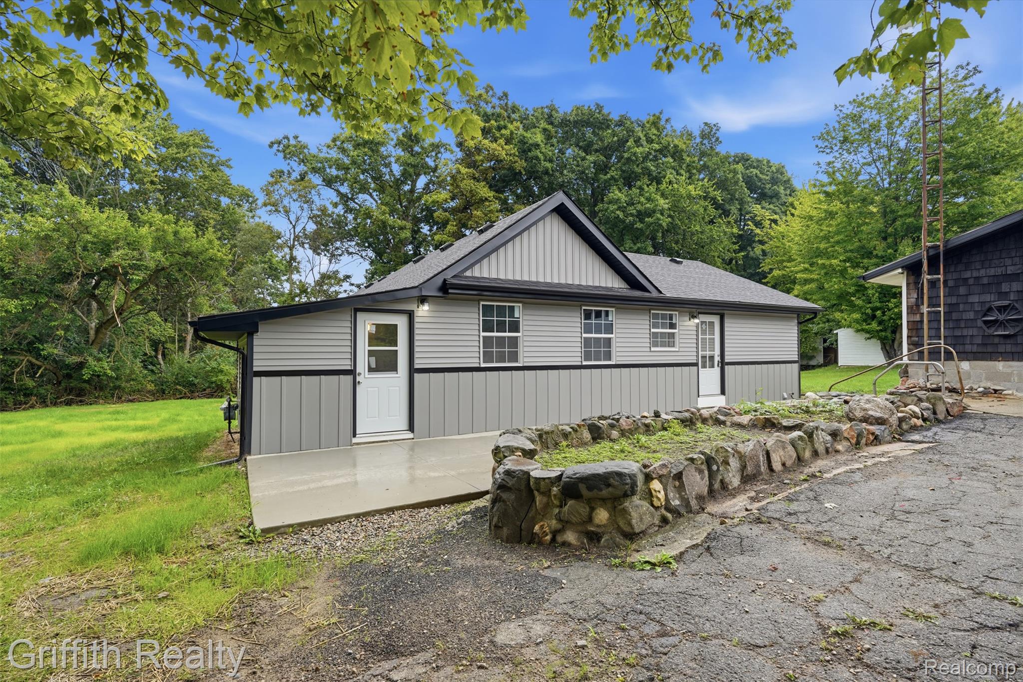 5820 Mack Road