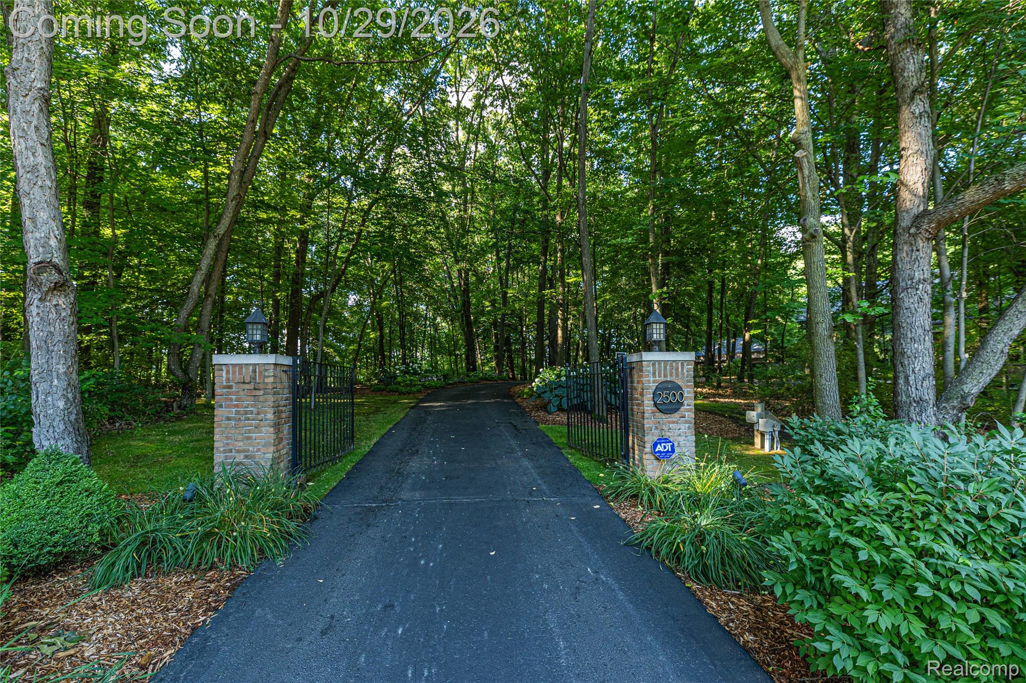2500 Royal View Drive
