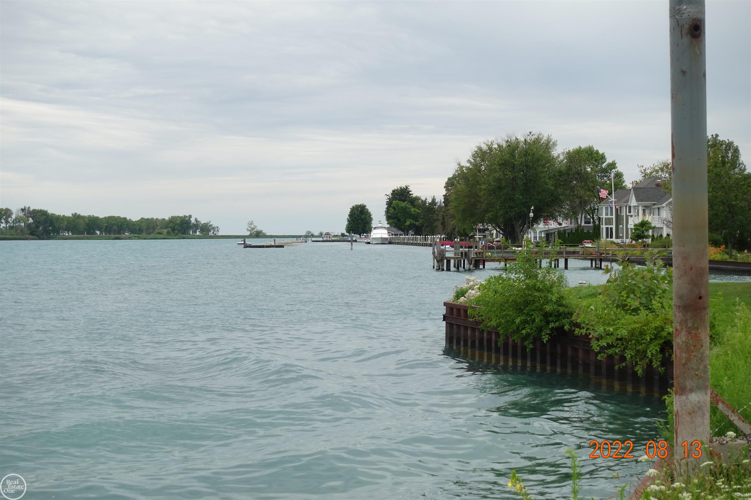 9446 S CHANNEL Street