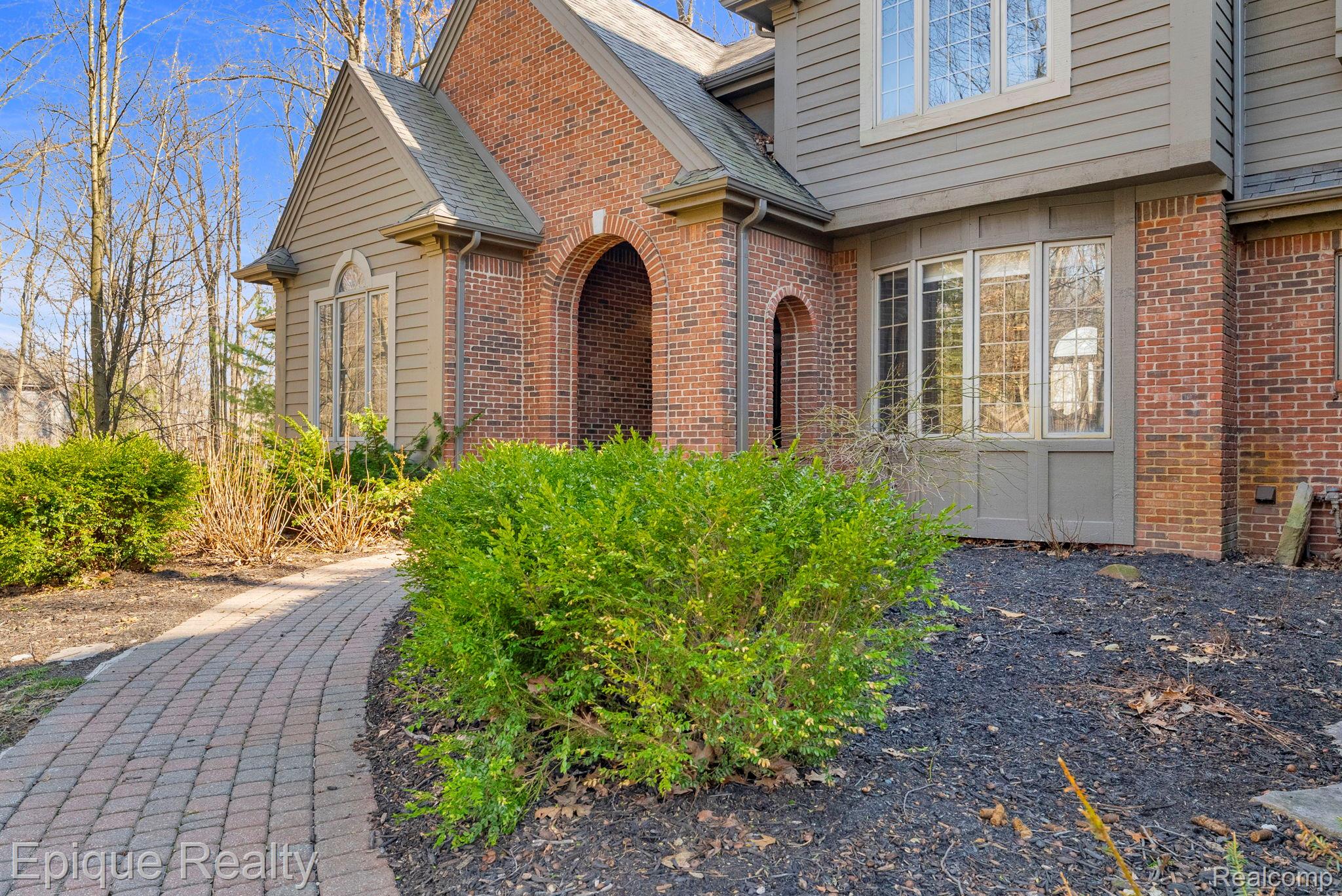 9155 Kelly Lake Drive