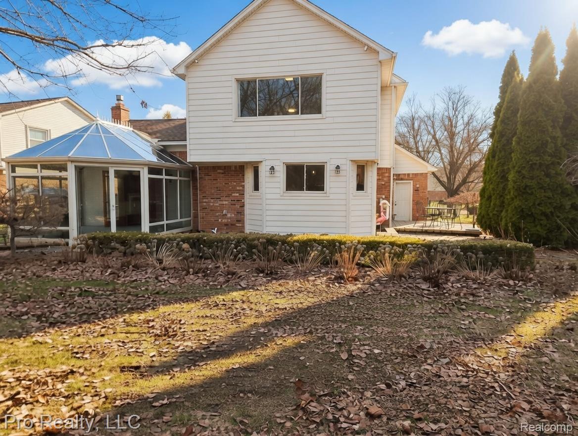 14925 Plymouth Crossing