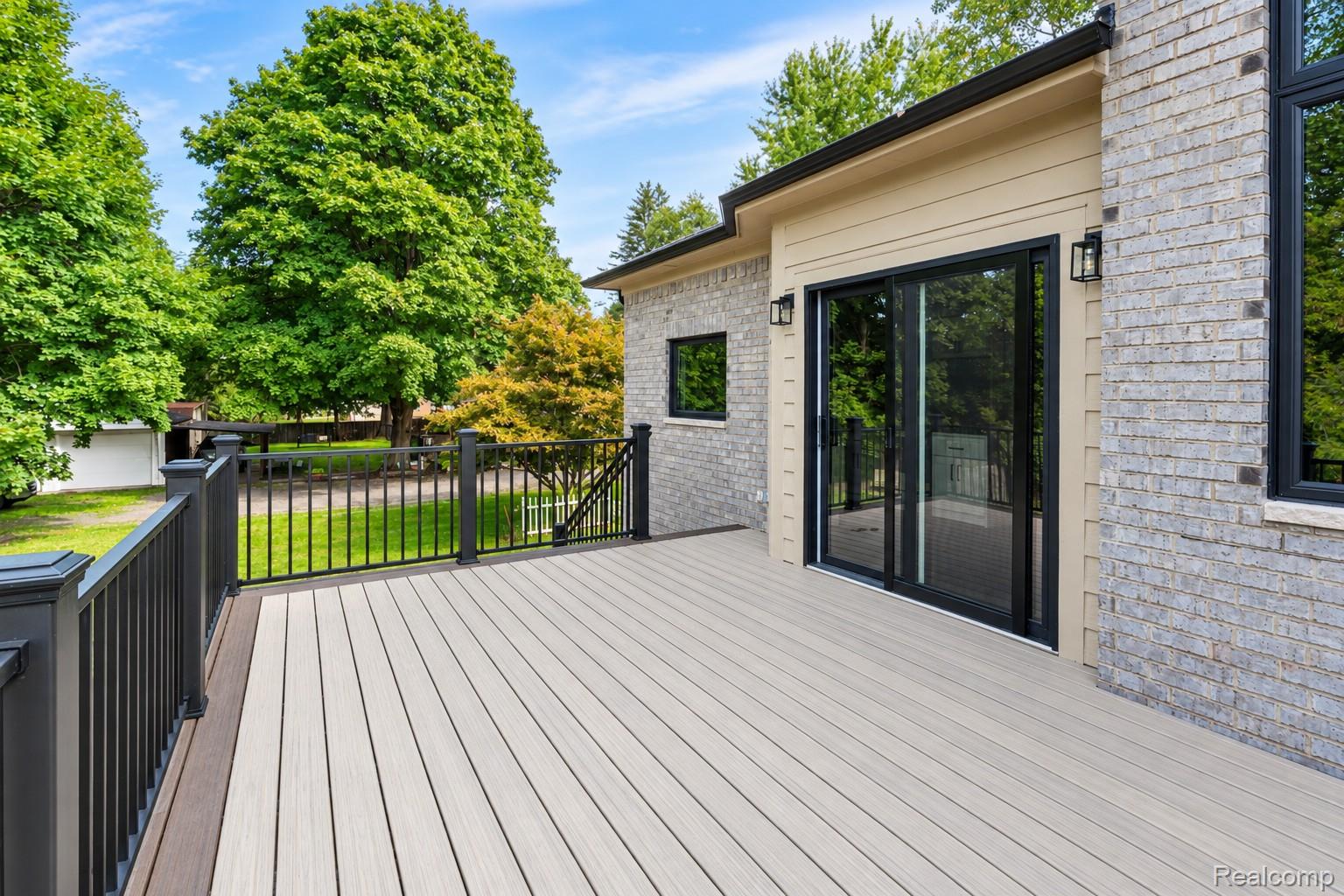 933 N Wixom Road