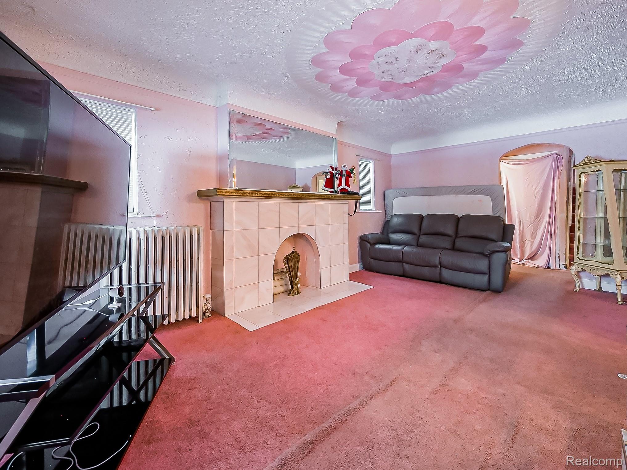 16139 Greenlawn Street