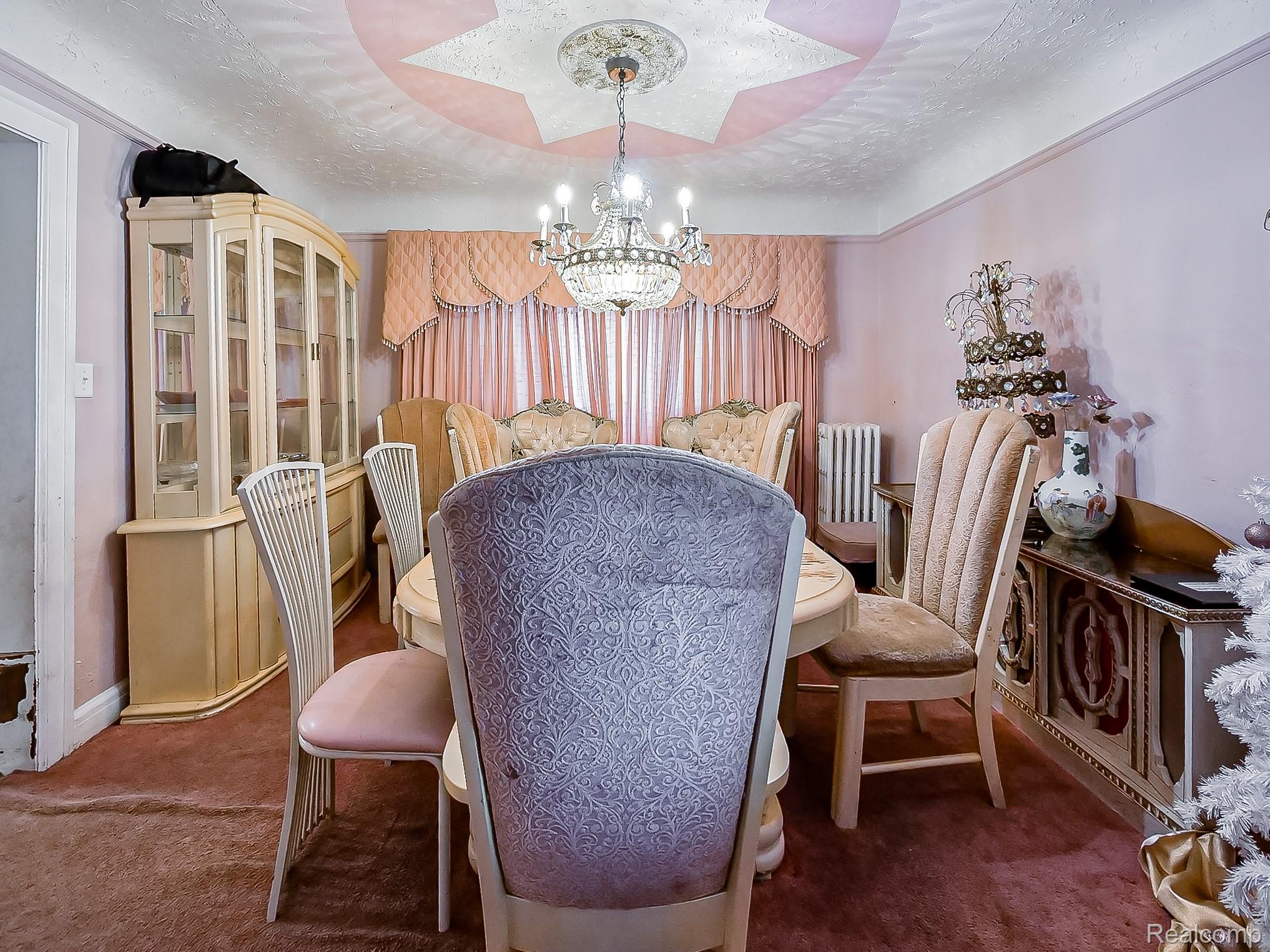 16139 Greenlawn Street