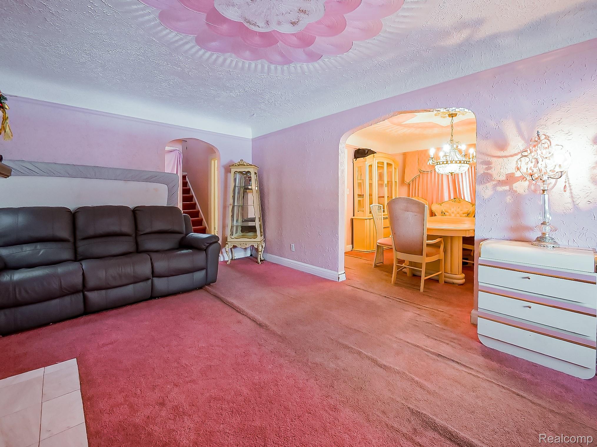 16139 Greenlawn Street