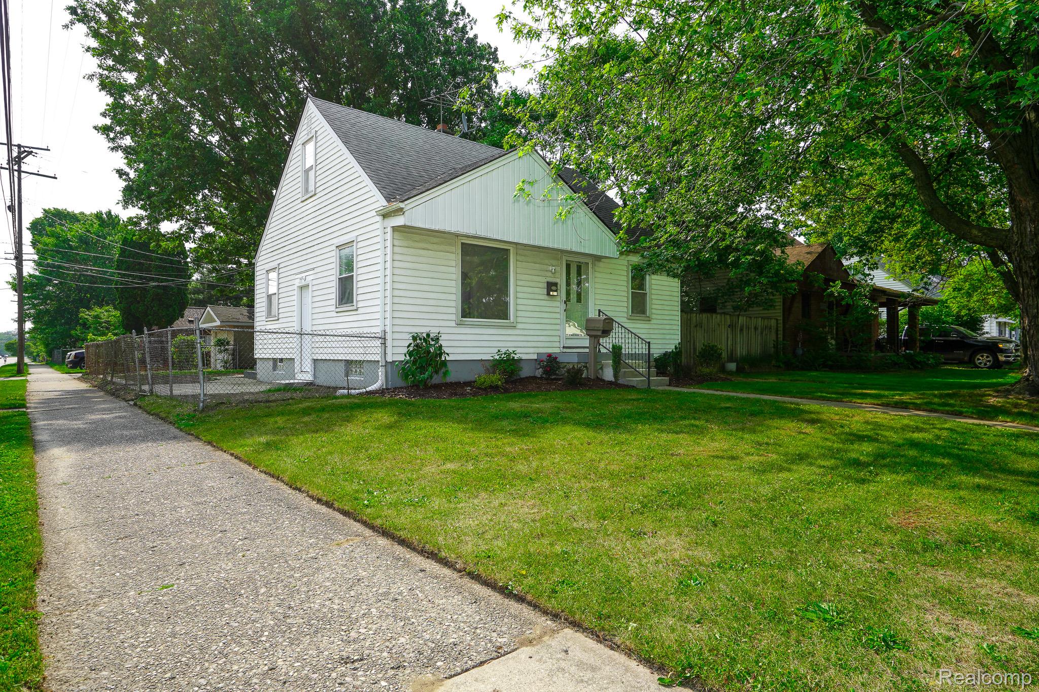 26340 Chippendale Street