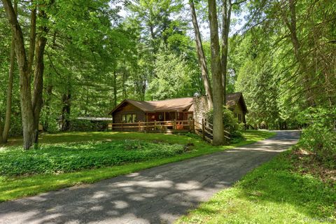 Photo of 3814 S Towerline Road, Bridgeport Charter Township, MI 48722 (MLS # 20261039561)