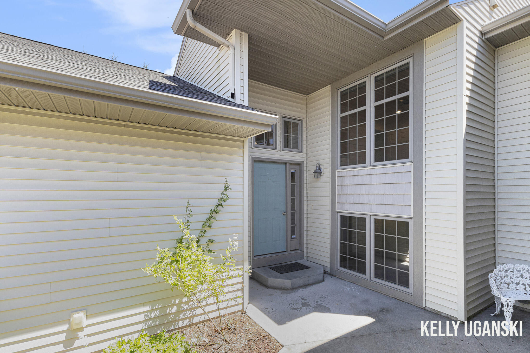 1201 S Timberview Drive