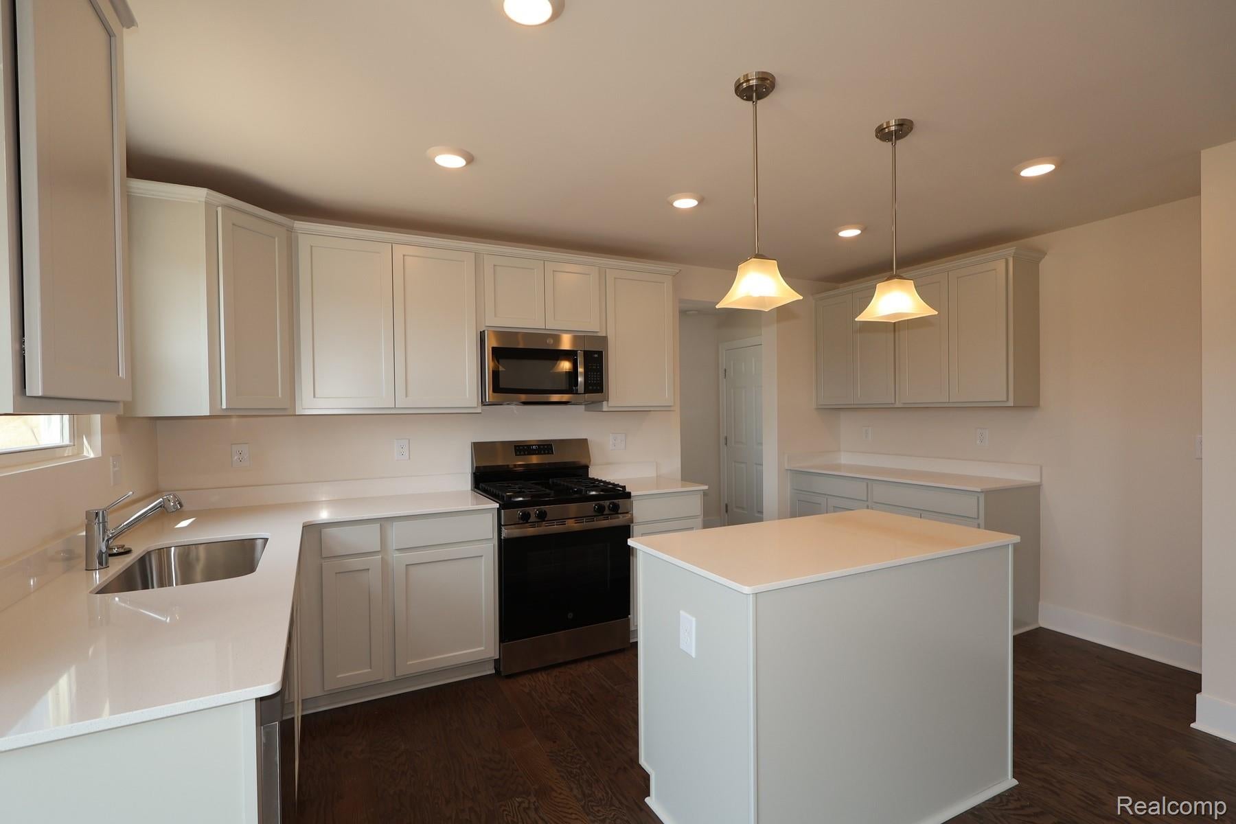 4119 Sedgeview Circle