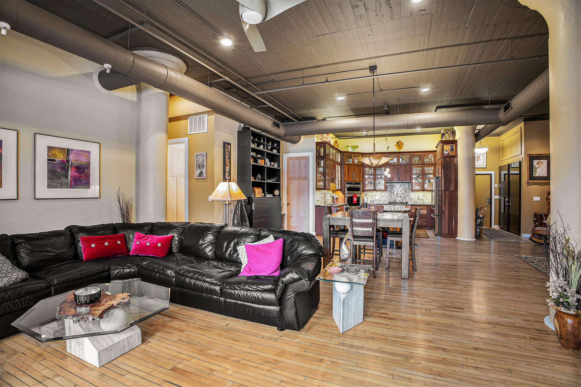 109 W Washington Avenue 8