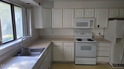 Tiny photo for 16275 W 9 Mile Road #102, Southfield City, MI 48075 (MLS # 20261078767)